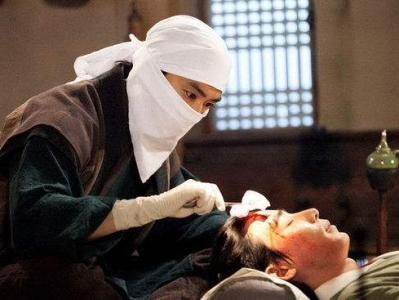 瞒天过海：不齐舞团创始人秘密手术背后的勇气与抉择