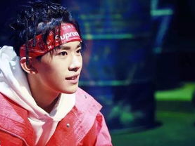 易烊千玺戏路宽广，演艺生涯可期至60岁