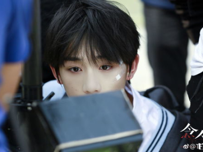 次元壁破：黄子弘凡与丁程鑫的跨界碰撞